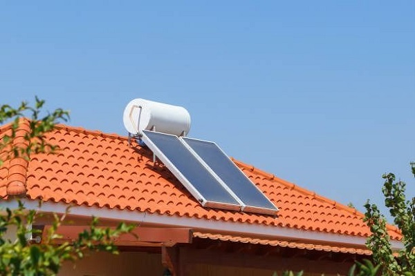 Lights, TV & fridge solar package